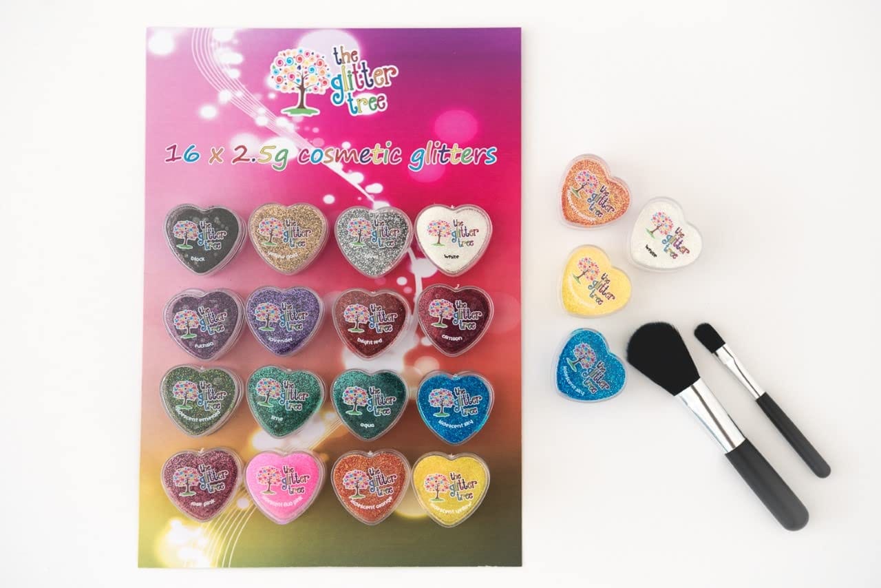 Pack of 16 x 2.5g pure cosmetic glitters, in beautiful and fun heart shaped pots.